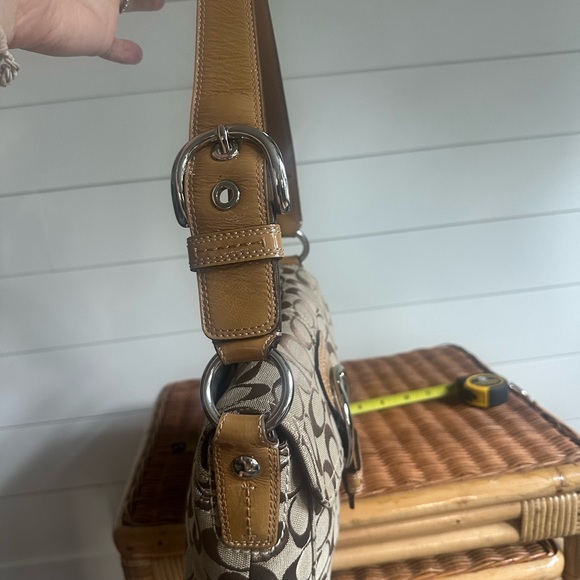 Coach Brown and Tan Signature SoHo Buckle Shoulder Bag y2k d1067-f15668 - Picture 9 of 16
